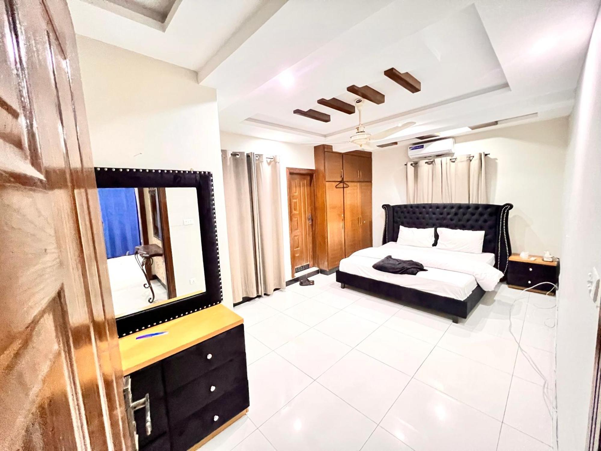 Luxury Apartment Hotel Ισλαμαμπάντ Εξωτερικό φωτογραφία