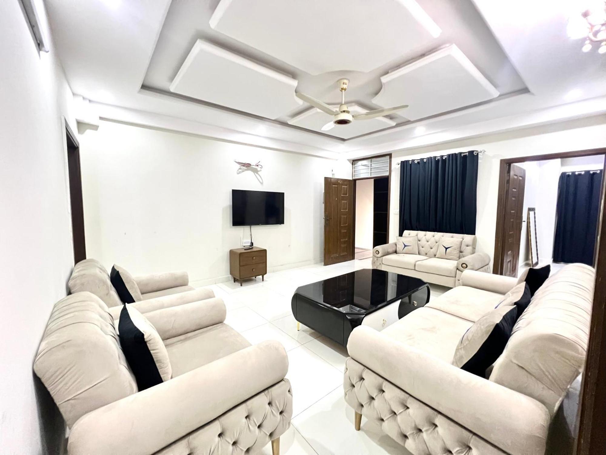 Luxury Apartment Hotel Ισλαμαμπάντ Εξωτερικό φωτογραφία