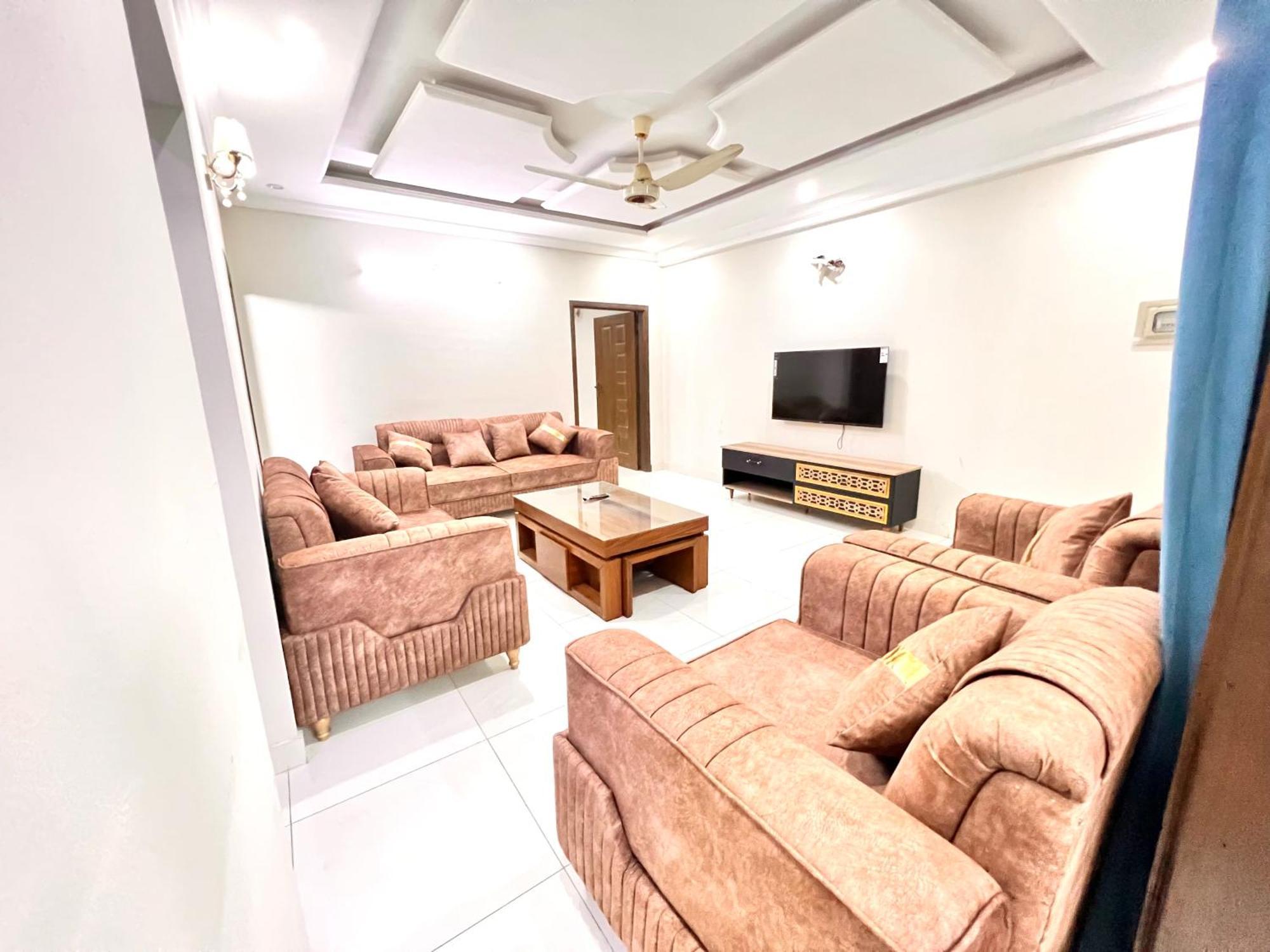 Luxury Apartment Hotel Ισλαμαμπάντ Εξωτερικό φωτογραφία